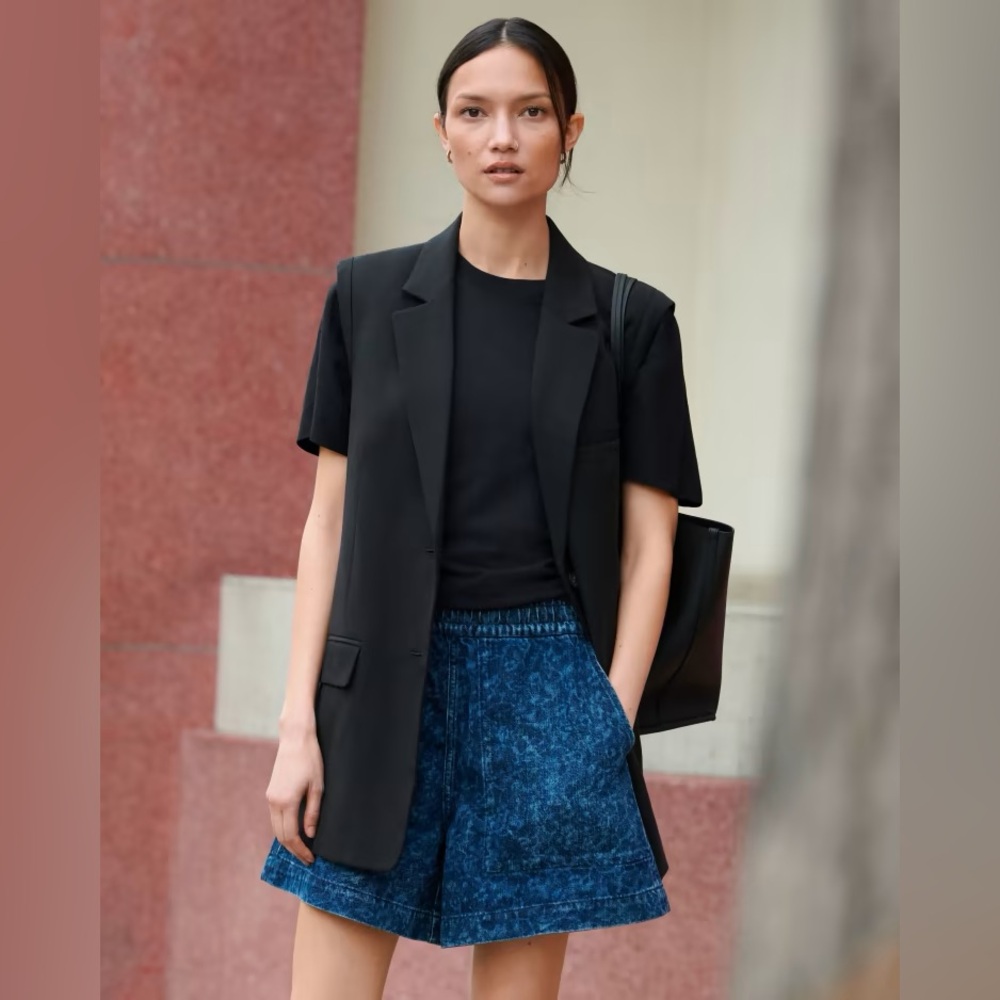 EVERLANE The Denim Utility Short Dark Painterly Strokes